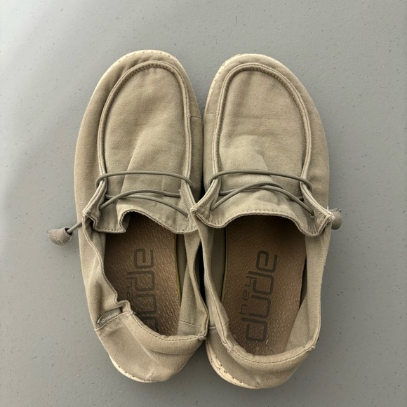 Hey Dude Women's Khaki Color Neutral Wendy Grey Size 8 Slip On Casual Sneaker - Picture 5 of 9